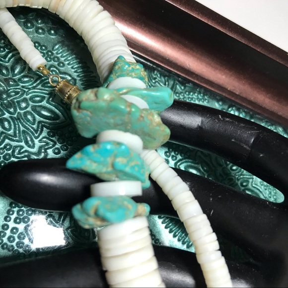 Classy Vintage Heishi Shell Polished Real Turquoise Stone Necklace 17”L - Picture 8 of 13